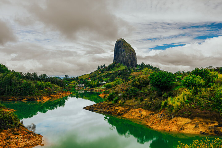 Tour Medellín ciudad de la eterna primavera y embalse del Guatapé Antioquia